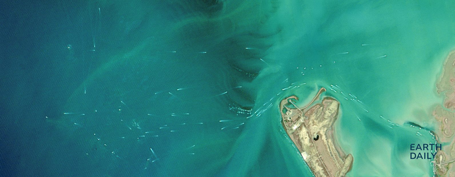 Strait of Hormuz, Iran: vessel traffic at the Minab River mouth